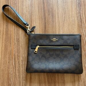 Coach Rowan Wristlet Pouch in Signature Leather
